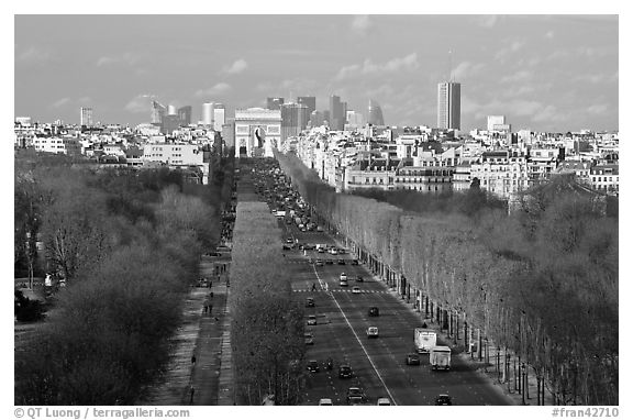 Champs-Elysees, Arc de Triomphe, in winter. Paris, France (black and white)