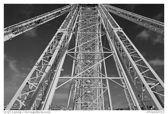 Ferris Wheel (grande roue) structure. Paris, France (black and white)