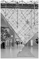 Pyramide inversee (Inverted pyramid) skylight. Paris, France (black and white)