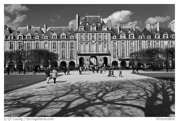 Place des Vosges, Le Marais. Paris, France