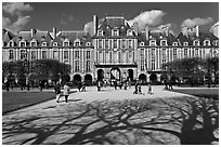Place des Vosges, Le Marais. Paris, France (black and white)