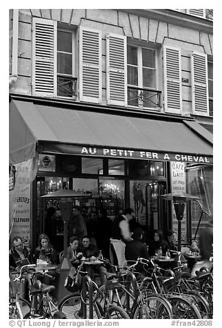 Cafe and bicycles, le Marais. Paris, France