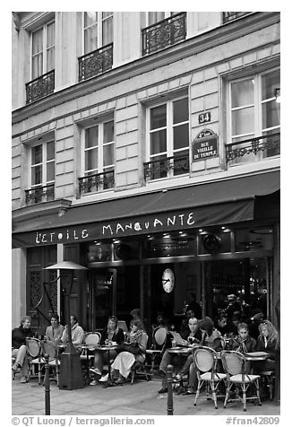 Cafe, rue Vielle du Temple, the Marais. Paris, France (black and white)