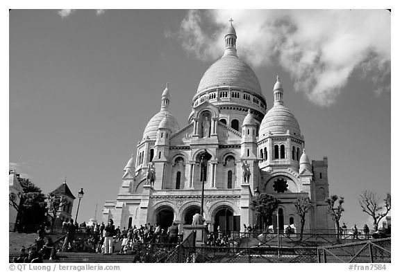 Basilique du Sacre Coeur, Montmartre. Paris, France (black and white)