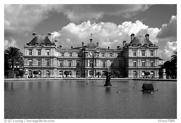 Palais du Luxembourg. Quartier Latin, Paris, France (black and white)