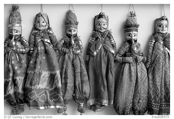 Puppets for sale, Chatta Chowk, Red Fort. New Delhi, India (black and white)