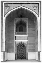 Side alcove, Humayun's tomb. New Delhi, India (black and white)