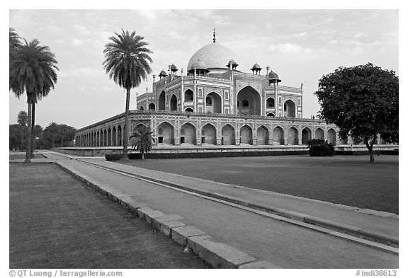 Mughal gardens and main mausoleum, Humayun's tomb. New Delhi, India (black and white)