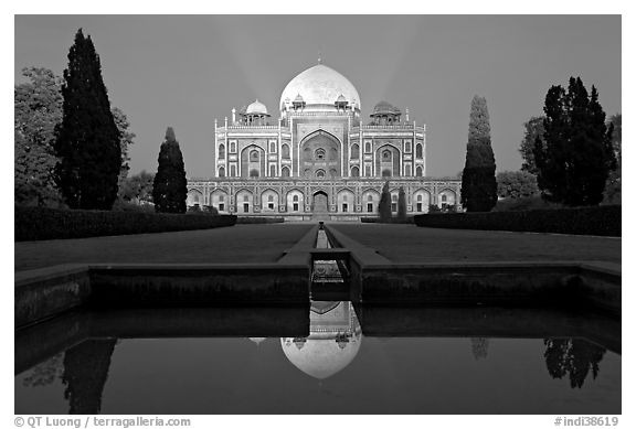 Humayun's tomb at night. New Delhi, India (black and white)