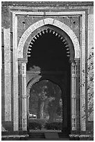 Alai Darweza gate. New Delhi, India (black and white)