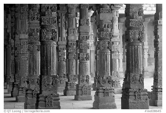 Colonade around  Quwwat-ul-Islam mosque, Qutb complex. New Delhi, India (black and white)