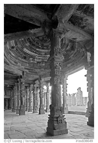 Columns and courtyard, Quwwat-ul-Islam mosque, Qutb complex. New Delhi, India (black and white)