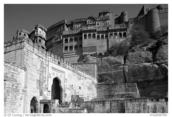 Gate and high wall, Mehrangarh Fort. Jodhpur, Rajasthan, India (black and white)