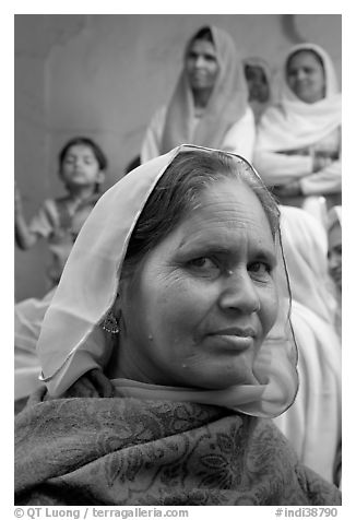 Woman wearing hijab. Jodhpur, Rajasthan, India (black and white)