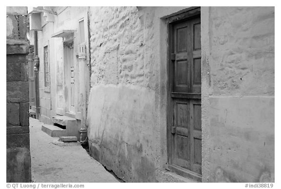 Narrow street. Jodhpur, Rajasthan, India