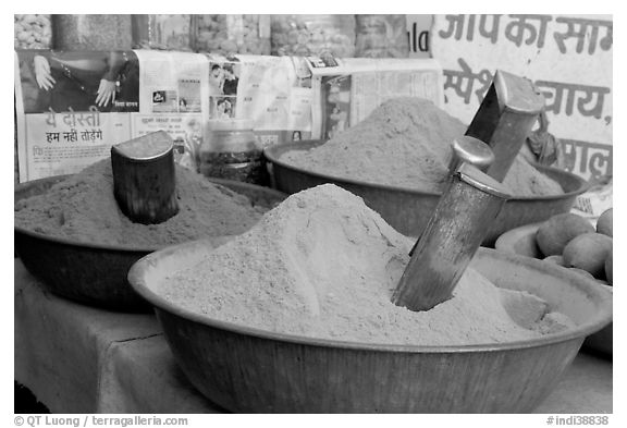 Spices, Sardar market. Jodhpur, Rajasthan, India (black and white)