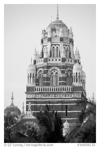 Colonia-area building next to Oval Maiden. Mumbai, Maharashtra, India (black and white)