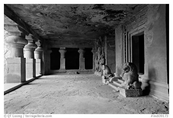 Mandapae, Elephanta caves. Mumbai, Maharashtra, India (black and white)