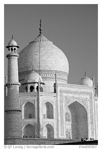 Taj Mahal, late afternoon. Agra, Uttar Pradesh, India (black and white)