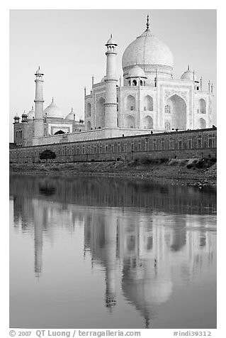 Taj Mahal and Jawab reflected in Yamuna River, sunset. Agra, Uttar Pradesh, India