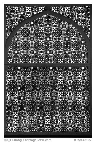 Jali (marble lattice screen) in Shaikh Salim Chishti mausoleum. Fatehpur Sikri, Uttar Pradesh, India (black and white)
