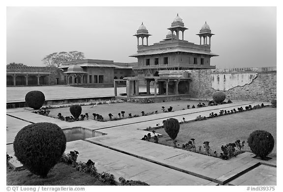 Garden and Pachisi courtyard. Fatehpur Sikri, Uttar Pradesh, India (black and white)