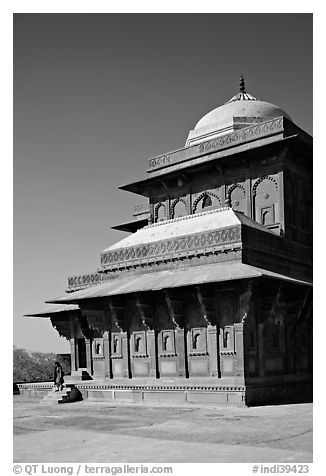Birbal Bhavan pavilion. Fatehpur Sikri, Uttar Pradesh, India (black and white)