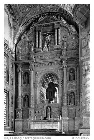 Main altar, Church of St Francis of Assisi, Old Goa. Goa, India (black and white)