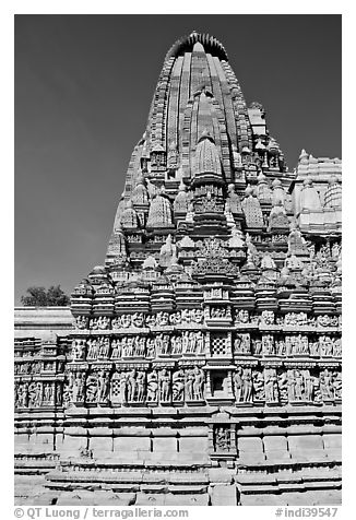 Parsvanatha, the largest of the Jain temple, Eastern Group. Khajuraho, Madhya Pradesh, India (black and white)