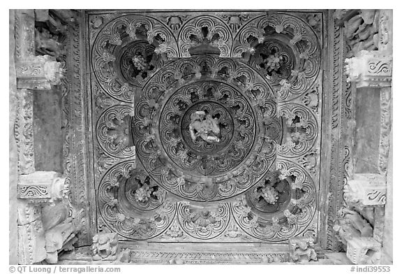 Ceiling decor of temple entrance, Parsvanatha, Eastern Group. Khajuraho, Madhya Pradesh, India (black and white)