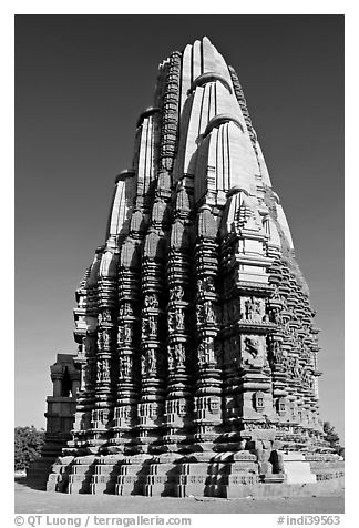 Duladeo Temple, Southern Group. Khajuraho, Madhya Pradesh, India (black and white)