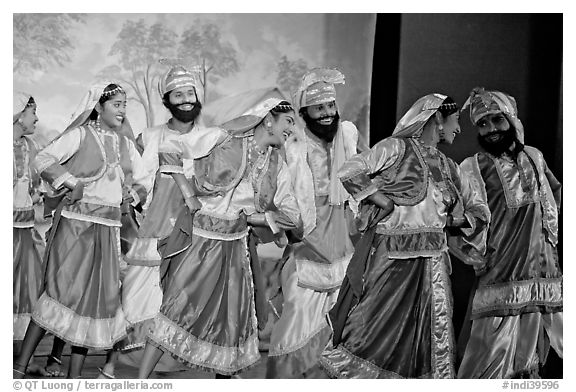 Folksdance, Kandariya show. Khajuraho, Madhya Pradesh, India (black and white)