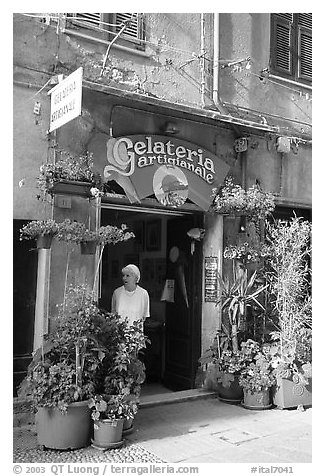 Gelateria (ice-cream parlor), Vernazza. Cinque Terre, Liguria, Italy (black and white)