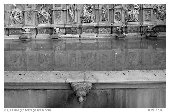 15th century Fonte Gaia (Gay Fountain). Siena, Tuscany, Italy (black and white)