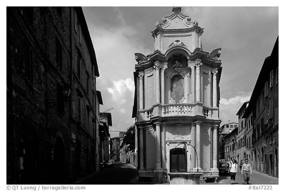 Decorated house. Siena, Tuscany, Italy (black and white)