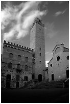 Palazzo del Popolo, Torre Grossa, Duomo, early morning. San Gimignano, Tuscany, Italy ( black and white)