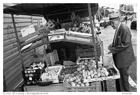Street gruit vendor. Naples, Campania, Italy (black and white)