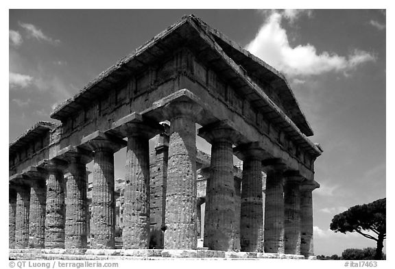 Tempio di Nettuno (Temple of Neptune), a Greek temple (5th century BC). Campania, Italy (black and white)