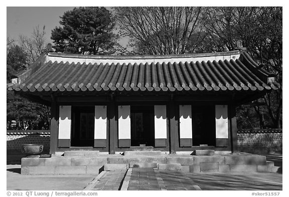 Jaegung, Jongmyo shrine. Seoul, South Korea (black and white)