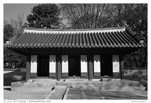 Jaegung, Jongmyo shrine. Seoul, South Korea (black and white)