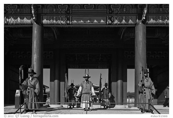 Guards at Heugnyemun gate, Gyeongbokgung. Seoul, South Korea (black and white)
