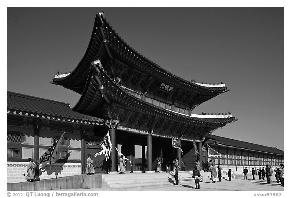 Heugnyemun gate, Gyeongbokgung. Seoul, South Korea (black and white)