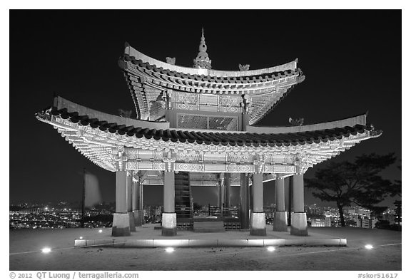 Seojangdae (western command post) at night, Suwon Hwaseong Fortress. South Korea (black and white)