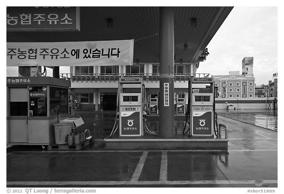 Gas station. Gyeongju, South Korea (black and white)