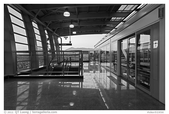 Subway platform, Busan. South Korea (black and white)