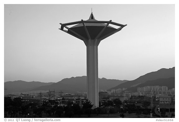 Water, Busan. South Korea (black and white)