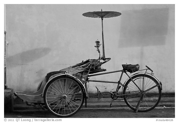 Trishaw. George Town, Penang, Malaysia (black and white)