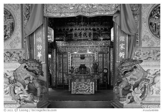 Carved stone dragons and main hall, Khoo Kongsi. George Town, Penang, Malaysia