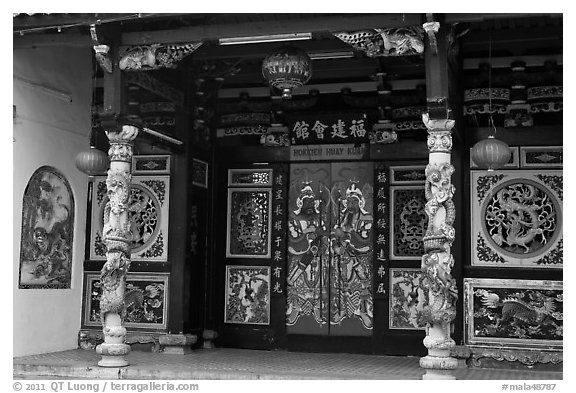 Hokkien Huay Kuam temple gate. Malacca City, Malaysia (black and white)