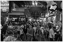 Bugis Flee market. Singapore (black and white)